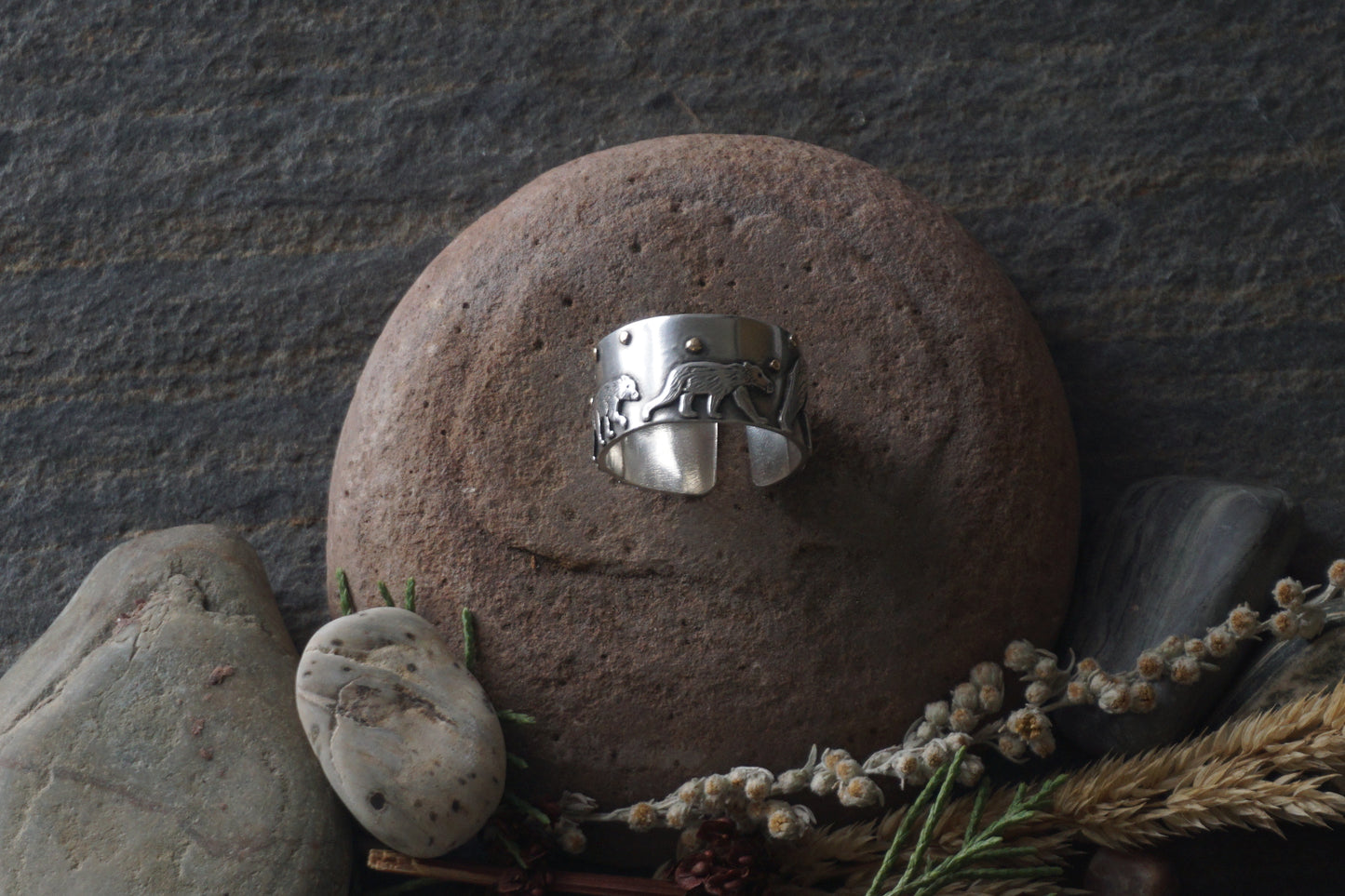 Grizzly Bear & Cubs Ring - Adjustable